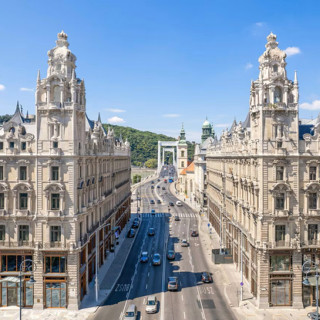 budlc-exterior-7692-hor-clsc.jpg