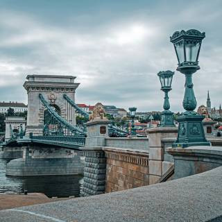 1_KÖNYV_Széchenyi Lánchíd 3.jpg
